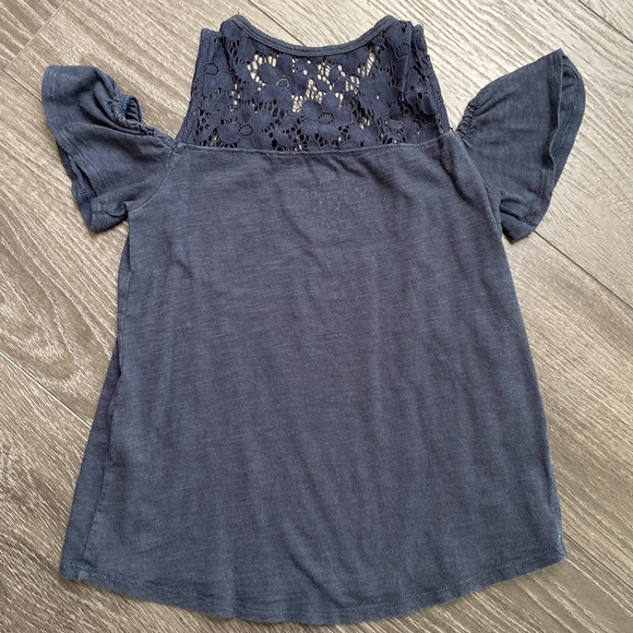 Girls Abercrombie Kids Cold Shoulder Top - Picture 5 of 5
